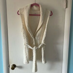 XL Aeropostale White Sweater Vest